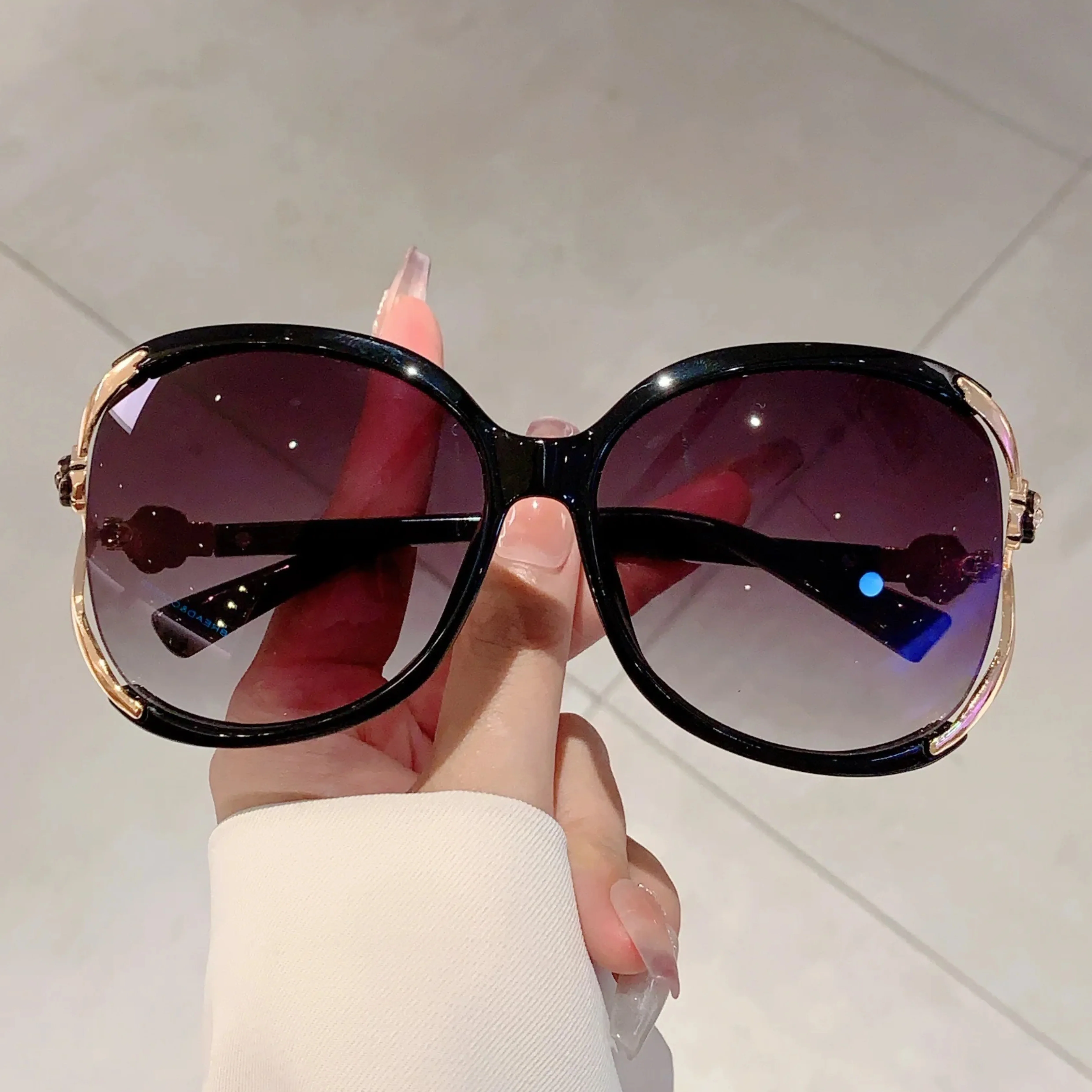 Blooming Rose Temple Gradient Sunglasses - Image 5