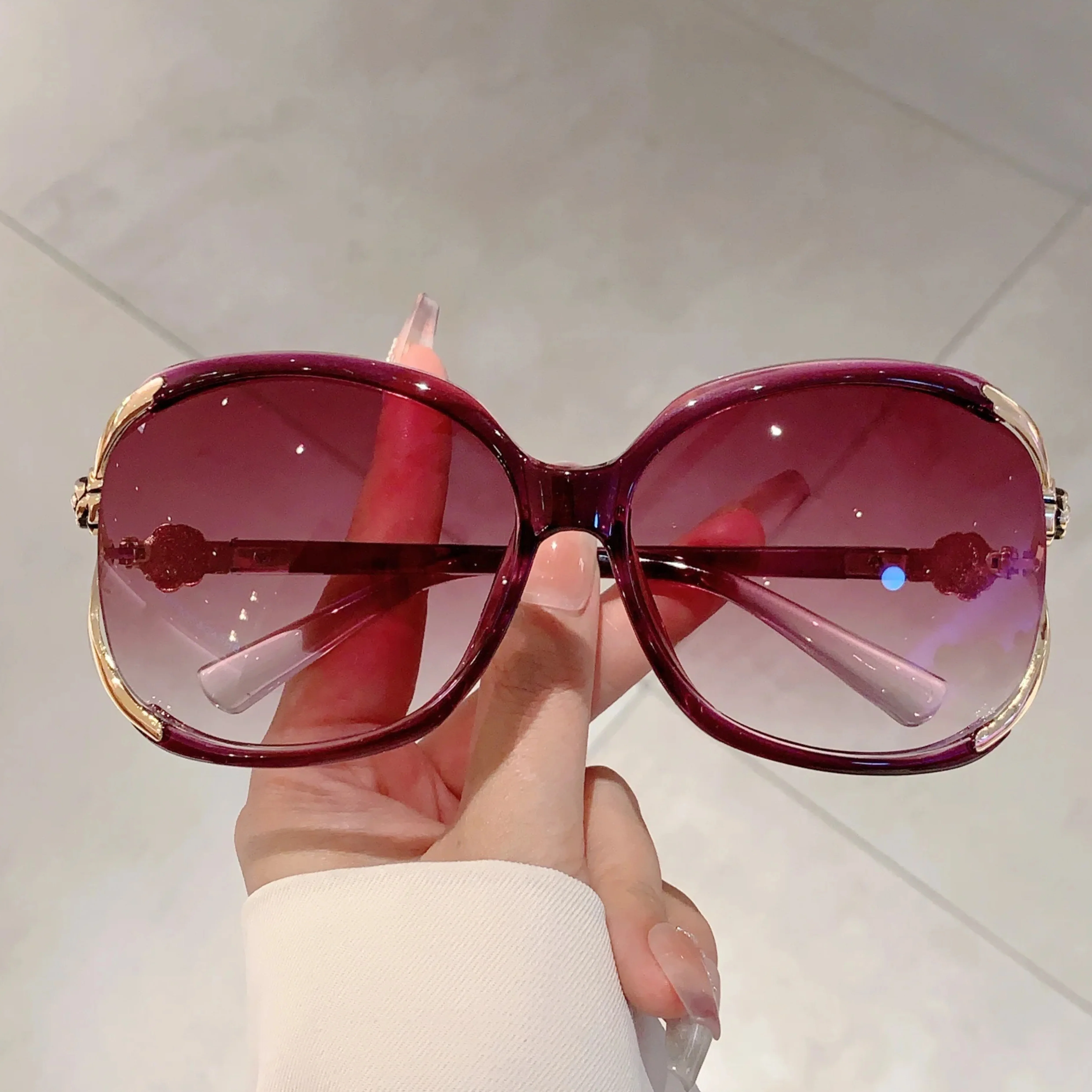 Blooming Rose Temple Gradient Sunglasses - Image 8
