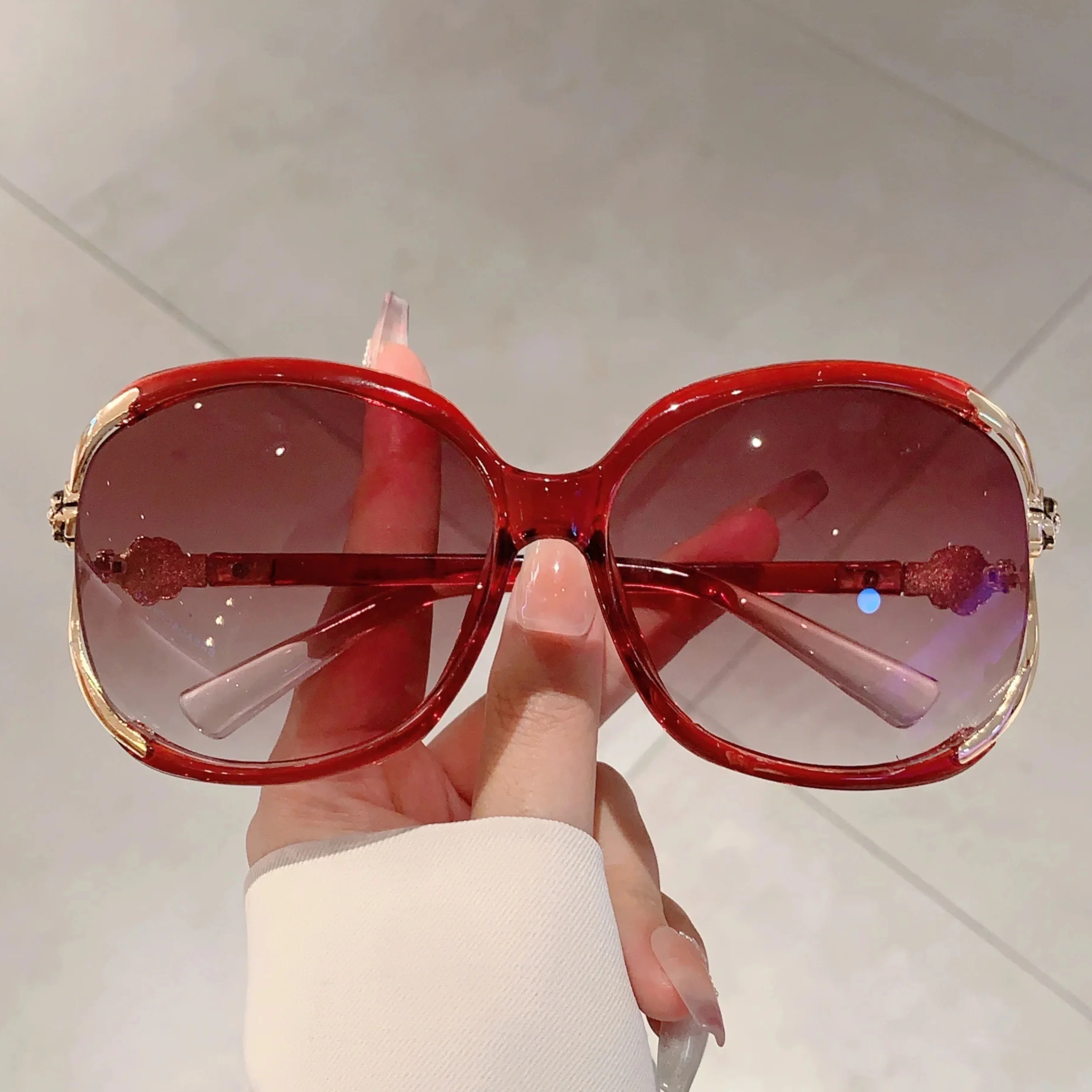 Blooming Rose Temple Gradient Sunglasses - Image 9