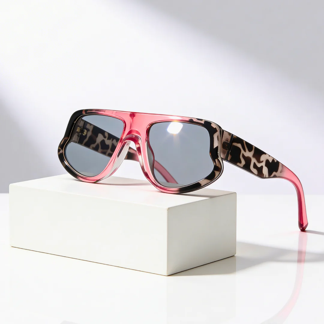 Maverick Oversized Shield Sunglasses - Image 4