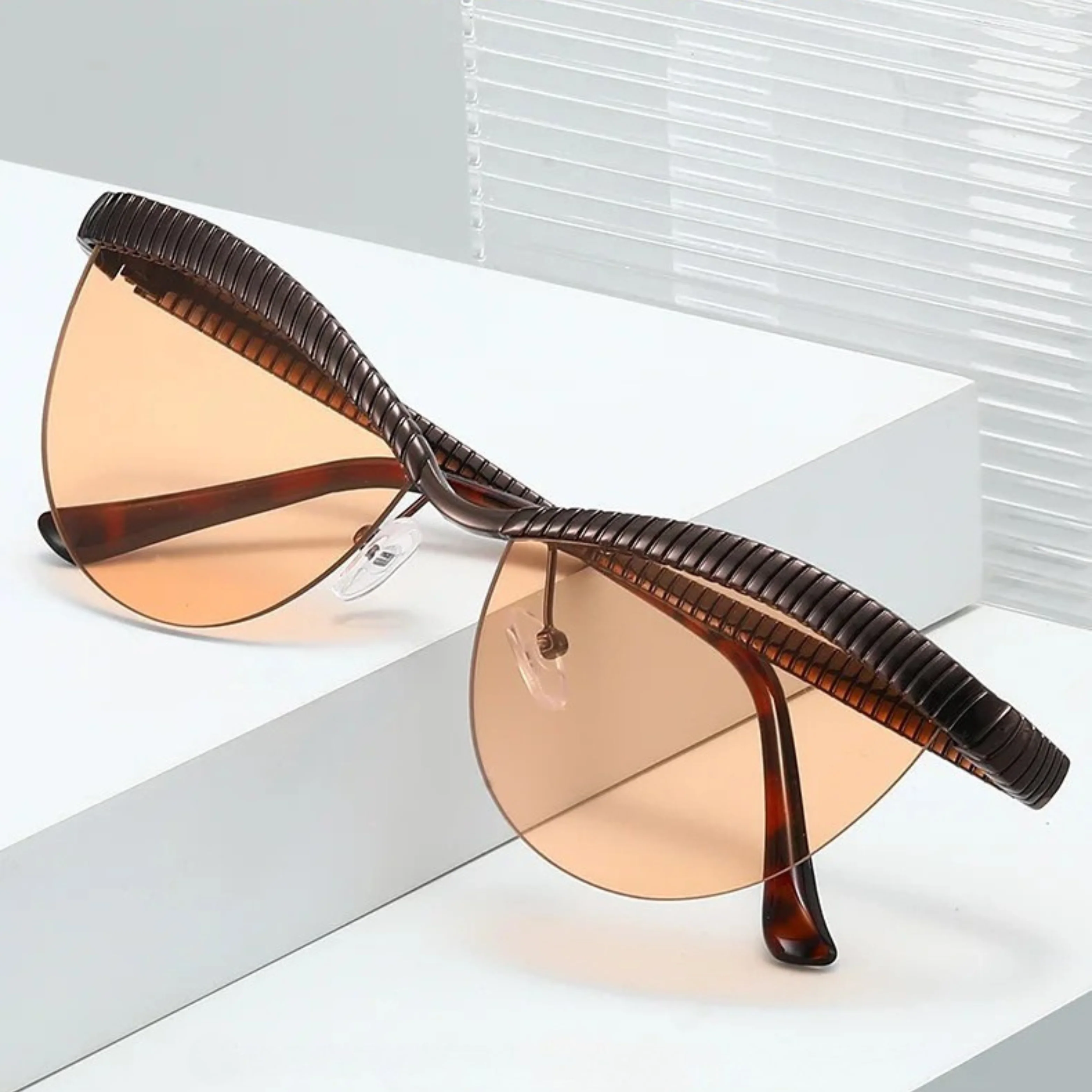 Minerva Fluted Frame - Image 2