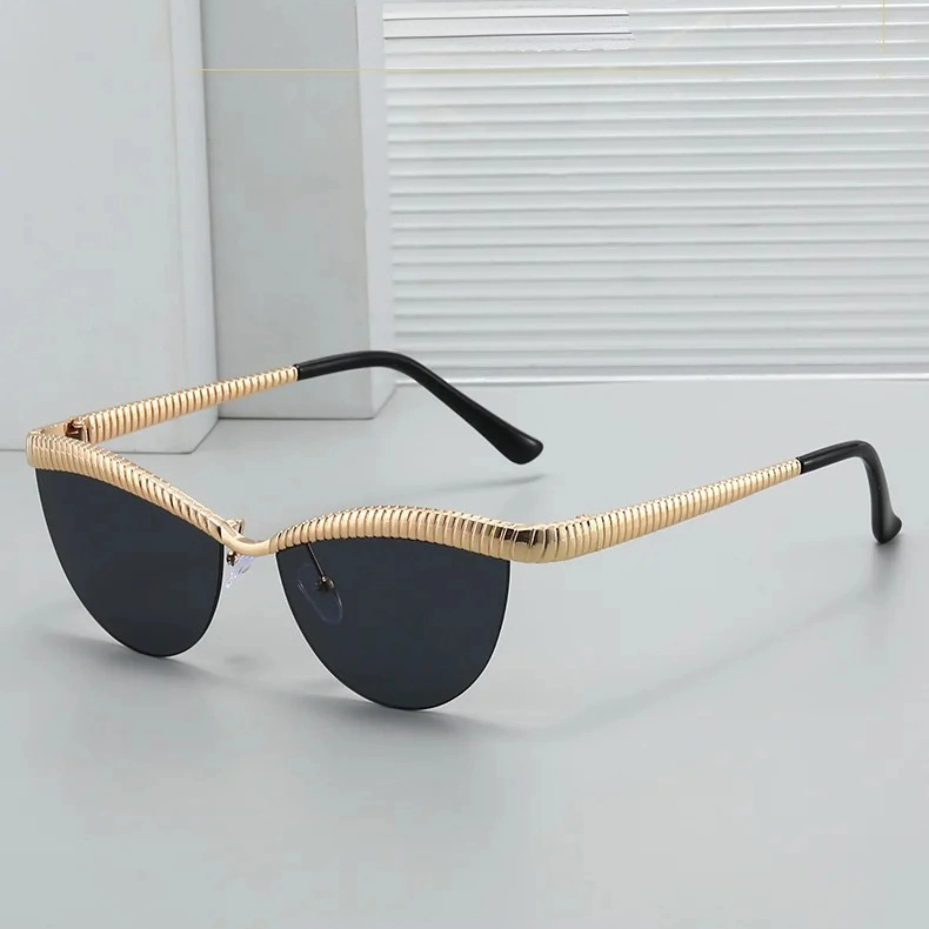 Minerva Fluted Frame - Image 5
