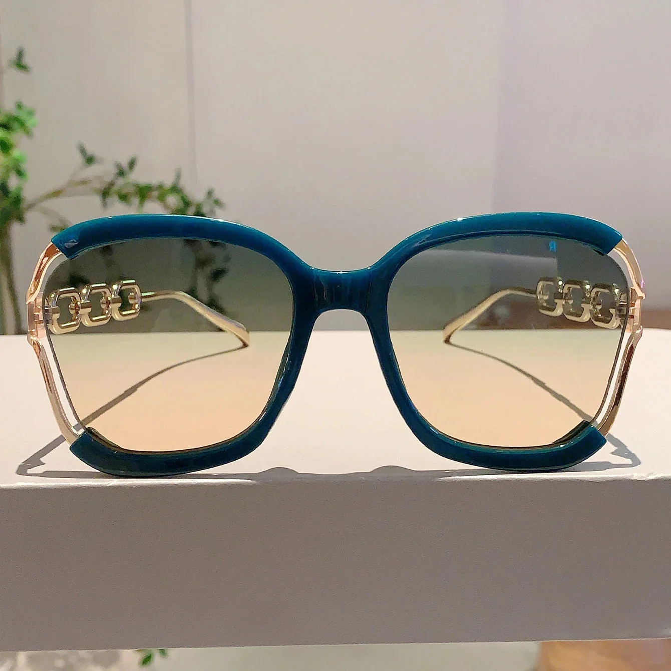 Soleil Chain-Link Gradient Frame Eyewear - Image 12