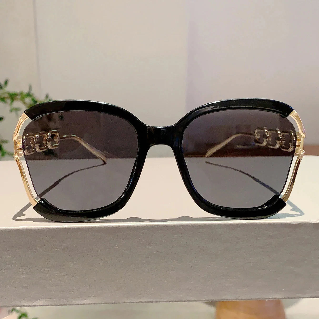 Soleil Chain-Link Gradient Frame Eyewear - Image 2
