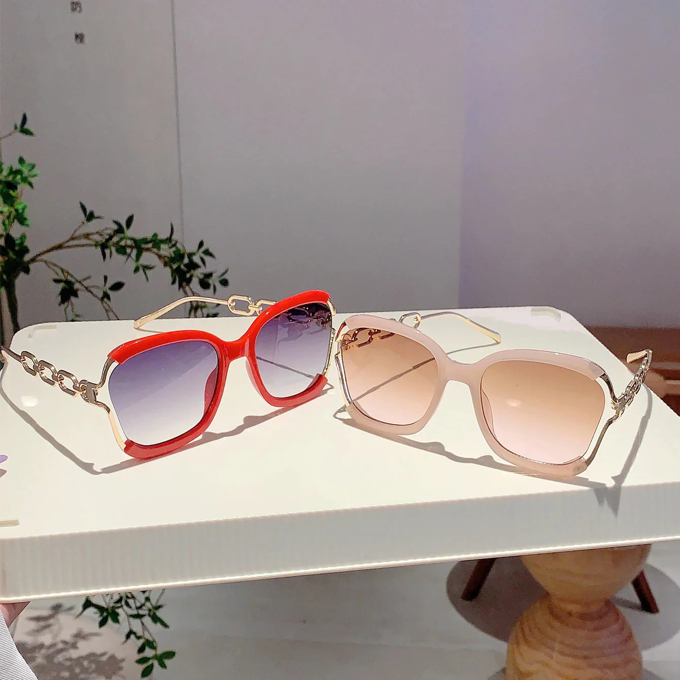 Soleil Chain-Link Gradient Frame Eyewear - Image 4