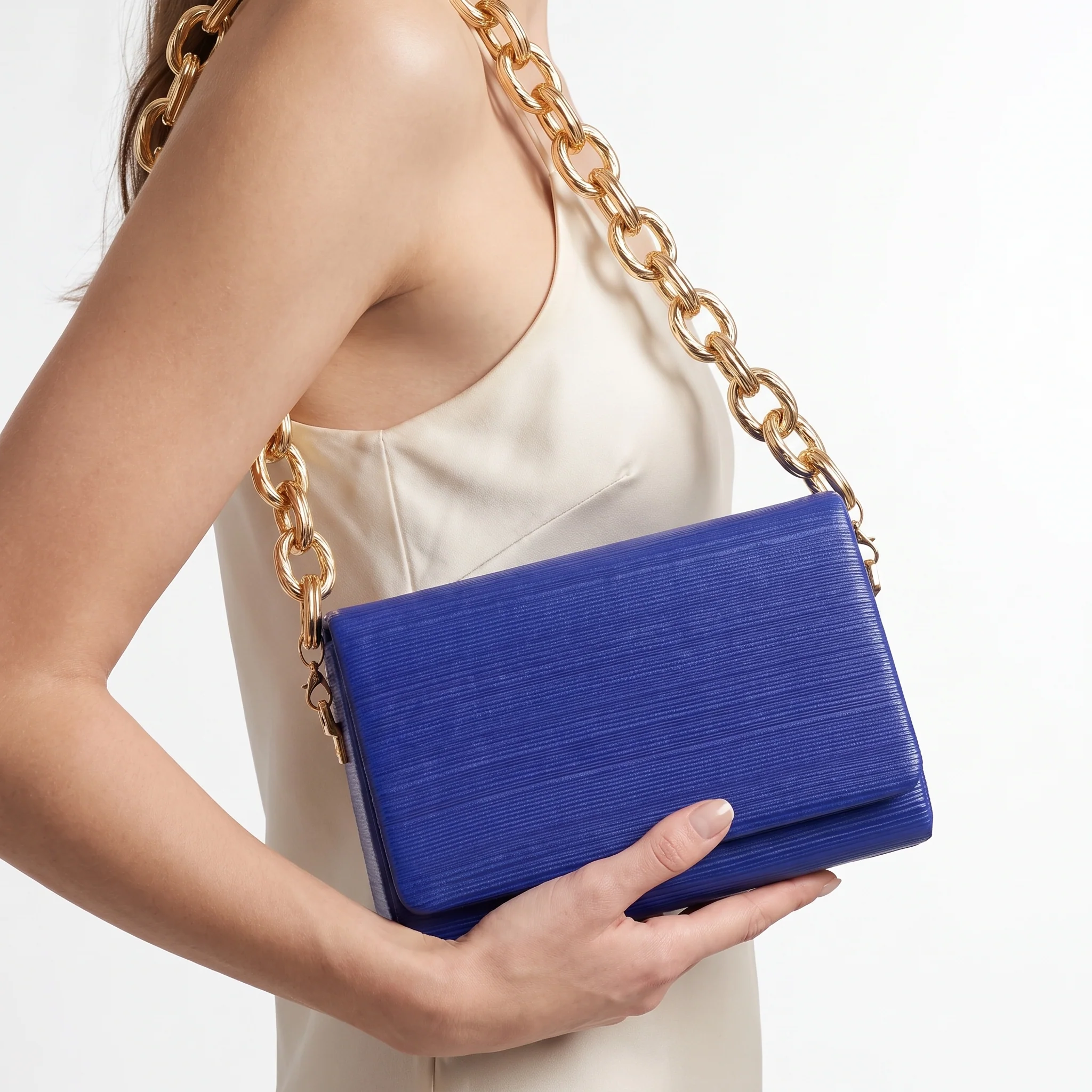 Solene Chain Clutch - Image 11