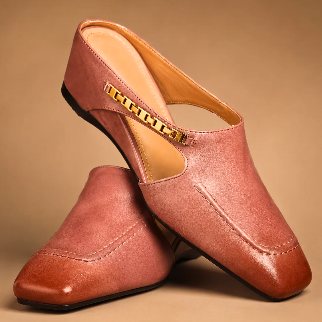 The Chambord — Chain-Trim Cutaway Leather Slide - Image 6