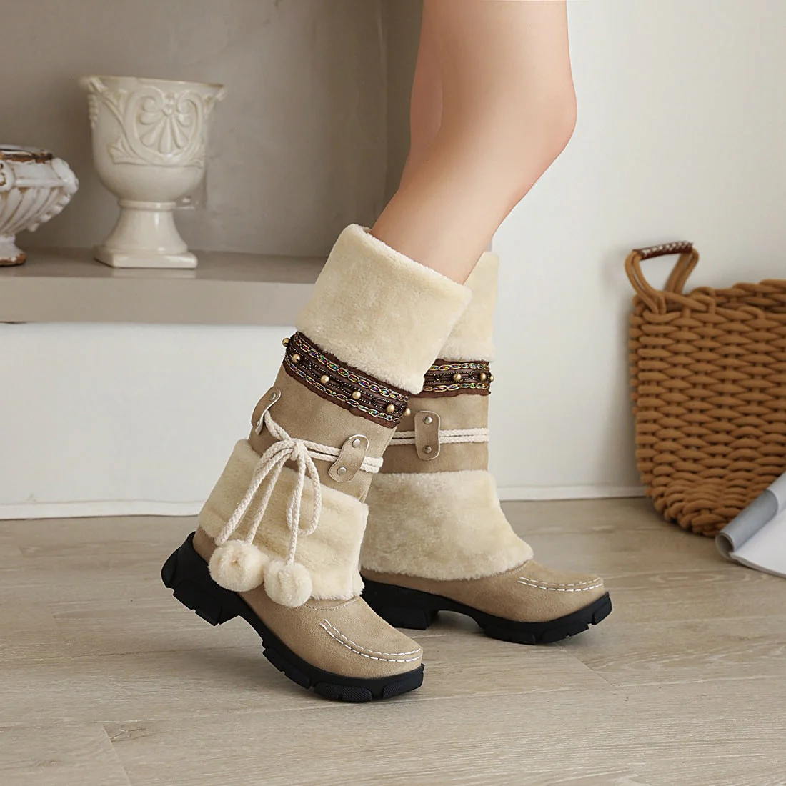 The Plush Snow Boot with Faux Fur Lining - Image 5
